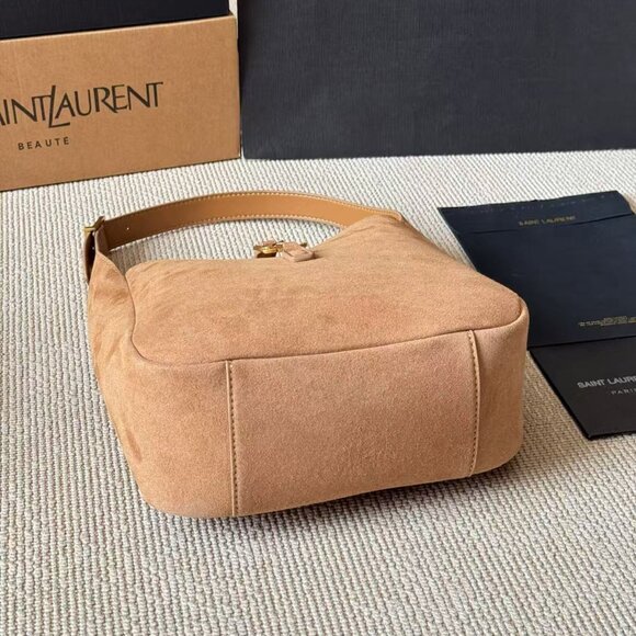 Classic YVES Bag: A Stylish and Versatile Choice for Elegance - Picture 4 of 10